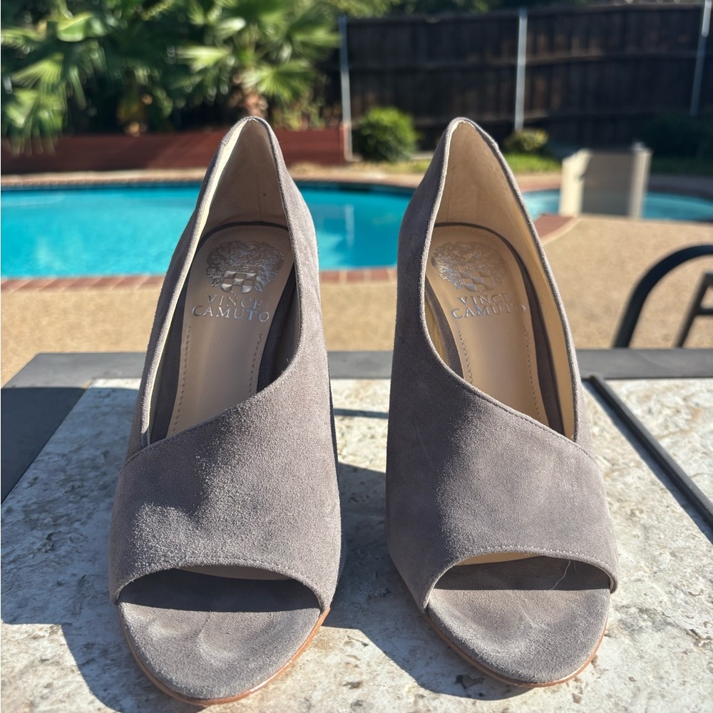 Vince Camuto Elegant Gray Peep-Toe Heels